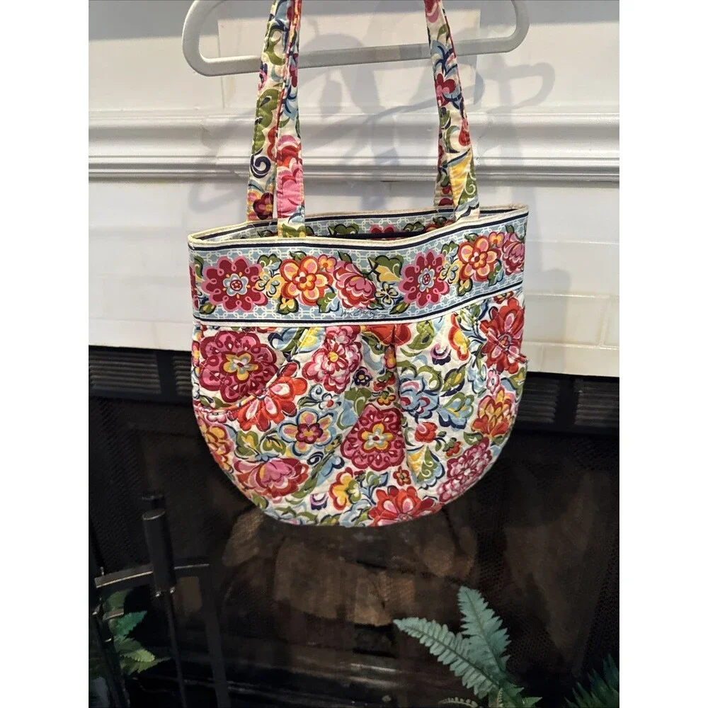 Vera Bradley Hope Garden Floral Women’s Shoulder Bag with Zip Closure Retired